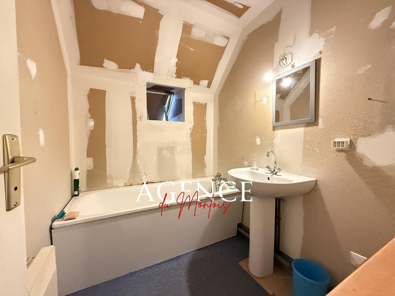 Maison - 80 m² - 5 pièces