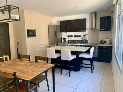 Maison - 159 m² - 5 pièces