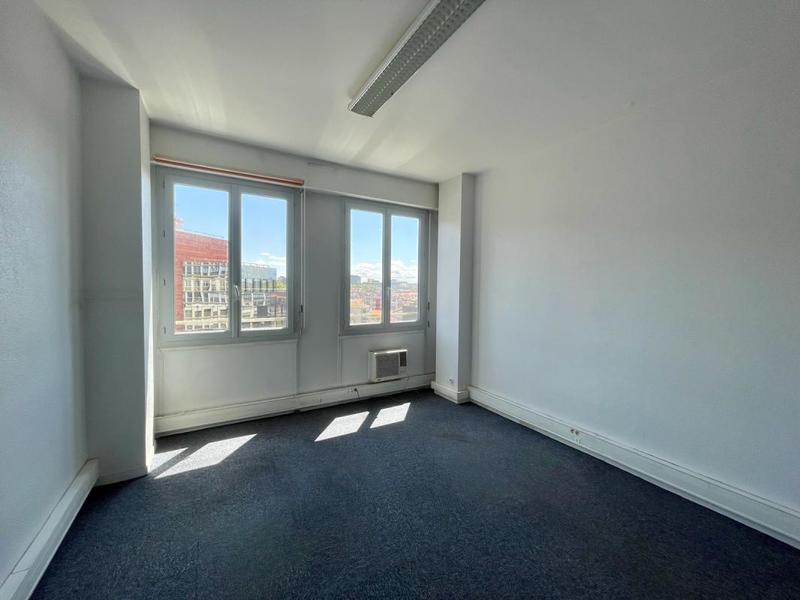 Bureau - 104 m² - 4 pièces