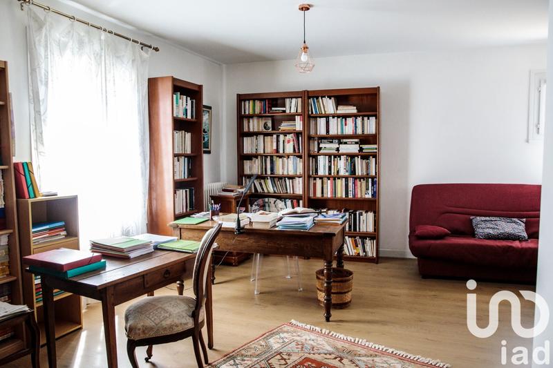 Maison - 248 m² - 10 pièces