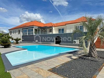 Villa - 280 m² - 8 pièces