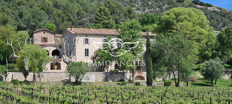 Bastide - 729 m² - 25 pièces