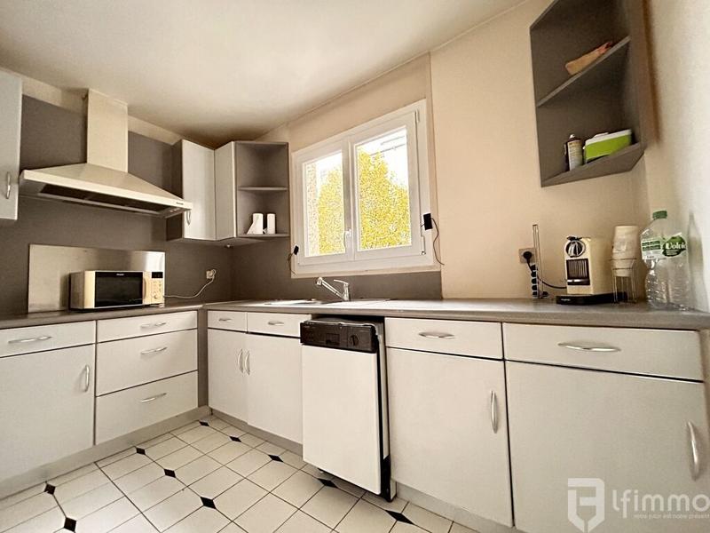 Appartement - 100 m² - 5 pièces