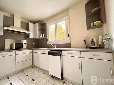 Appartement - 100 m² - 5 pièces