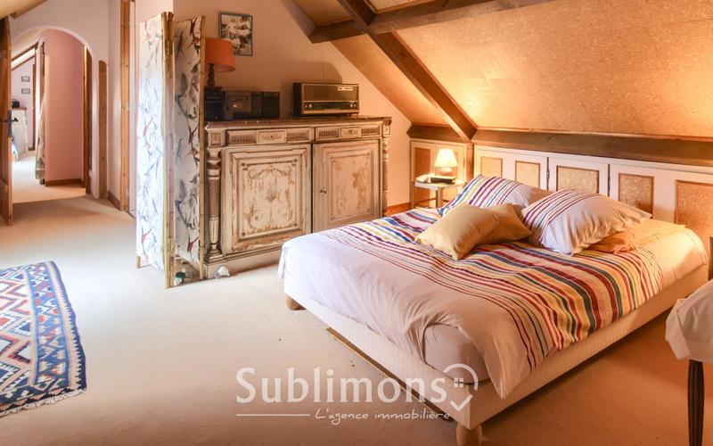 Maison ancienne - 236 m² - 8 pièces