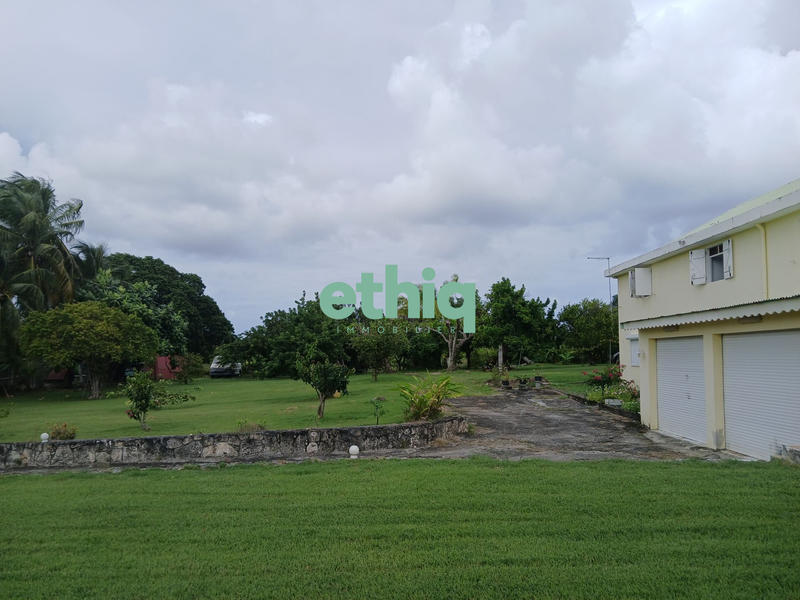 Maison - 445 m² - 13 pièces