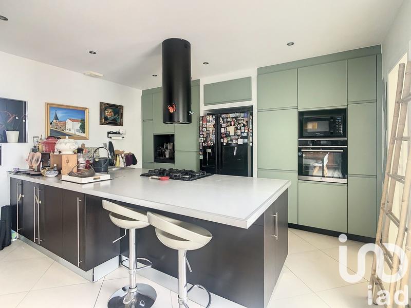 Maison - 211 m² - 7 pièces