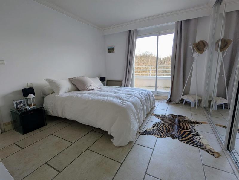 Duplex - 198 m² - 5 pièces