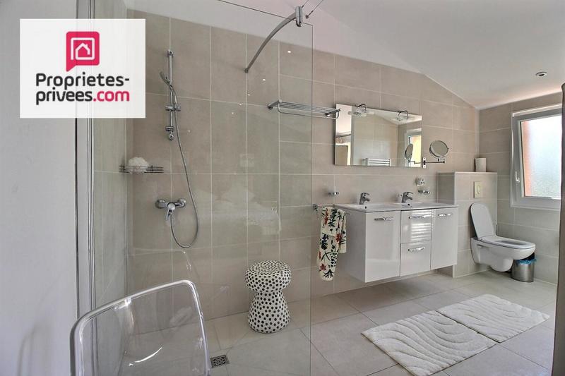 Villa - 240 m² - 7 pièces