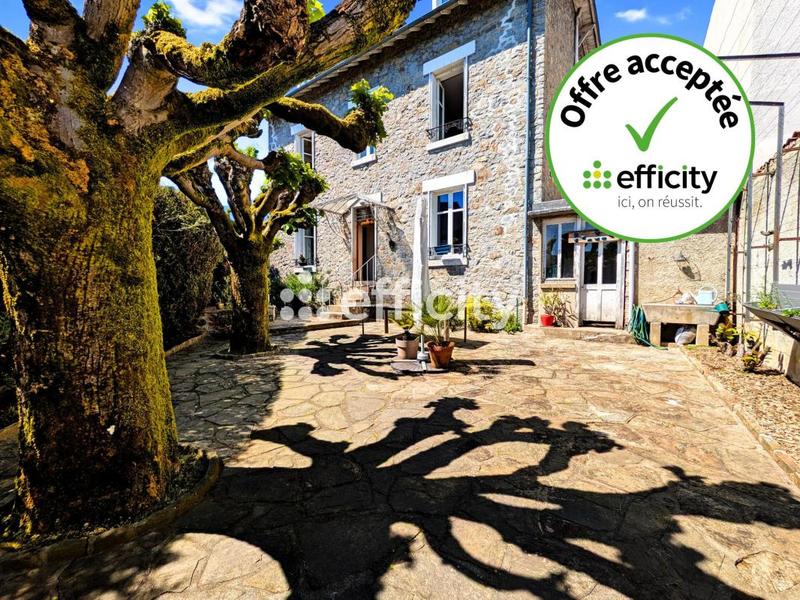 Maison - 248 m² - 9 pièces