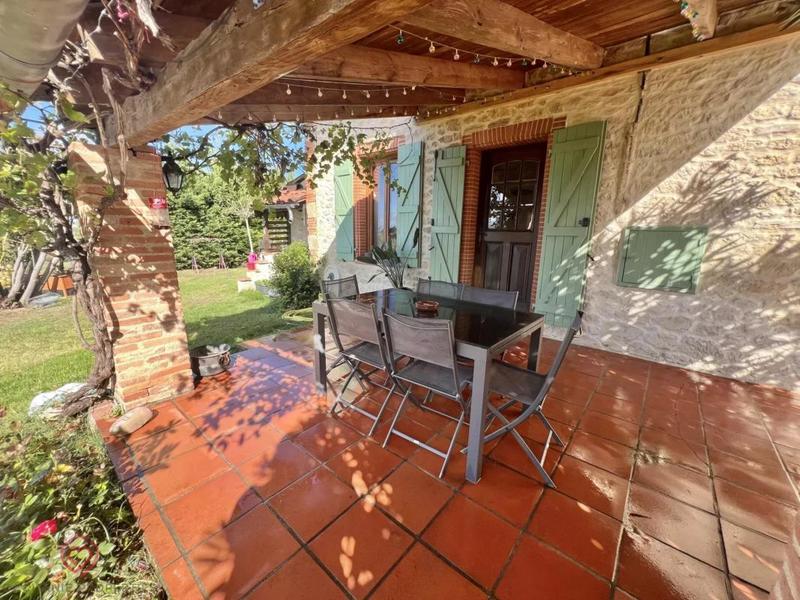 Propriété - 202 m² - 5 pièces