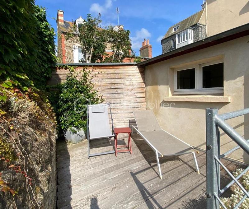 Maison en pierre - 180 m² - 11 pièces