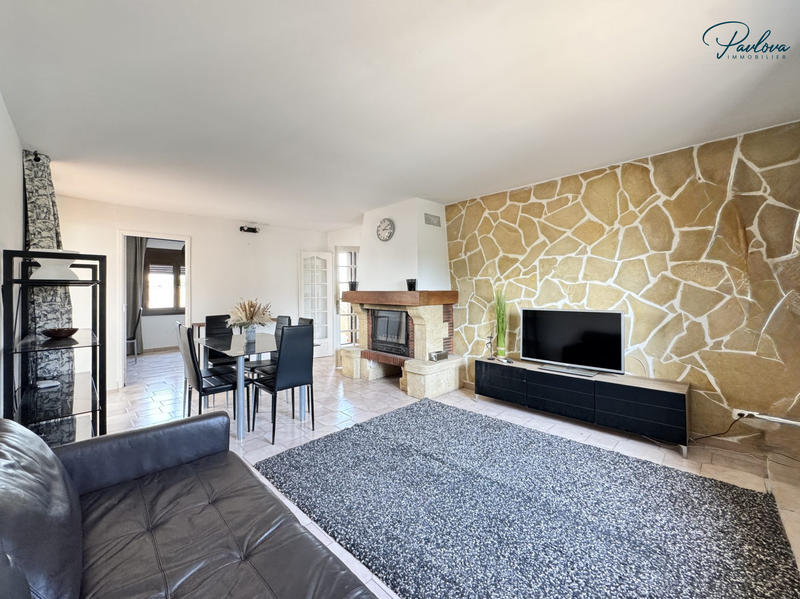 Appartement - 93 m² - 4 pièces