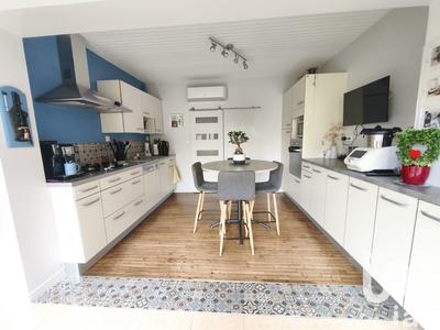 Maison - 175 m² - 9 pièces