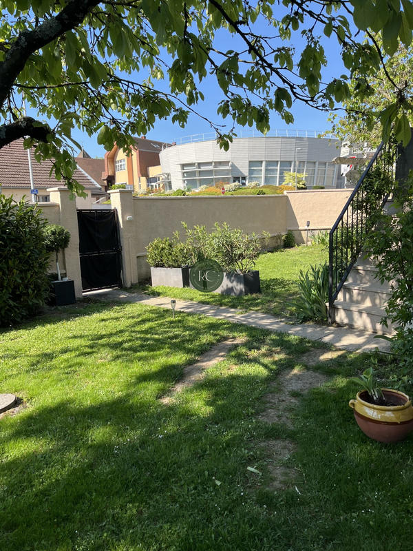 Maison - 100 m² - 6 pièces