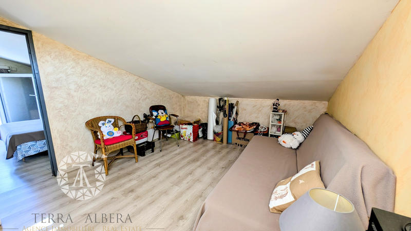 Villa - 100 m² - 5 pièces