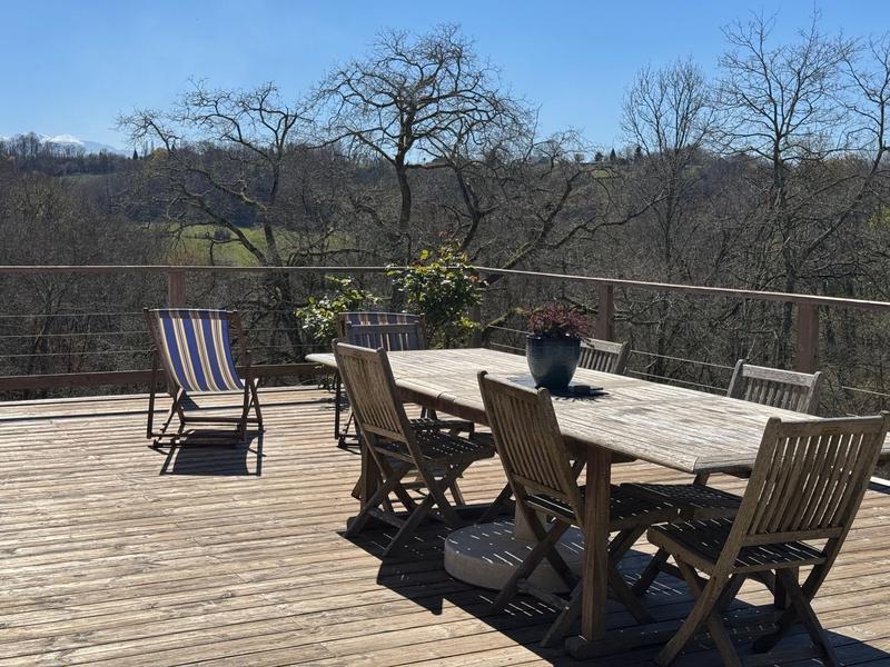 Maison - 445 m² - 10 pièces