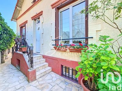 Maison - 94 m² - 5 pièces