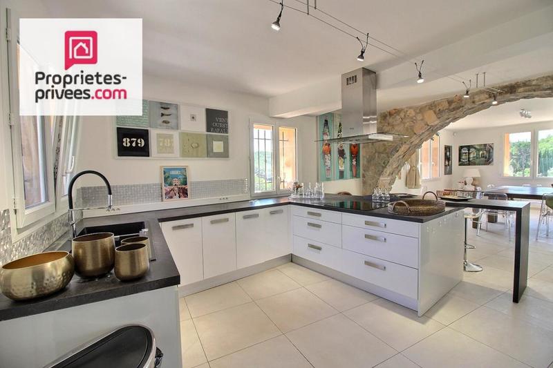 Villa - 240 m² - 7 pièces