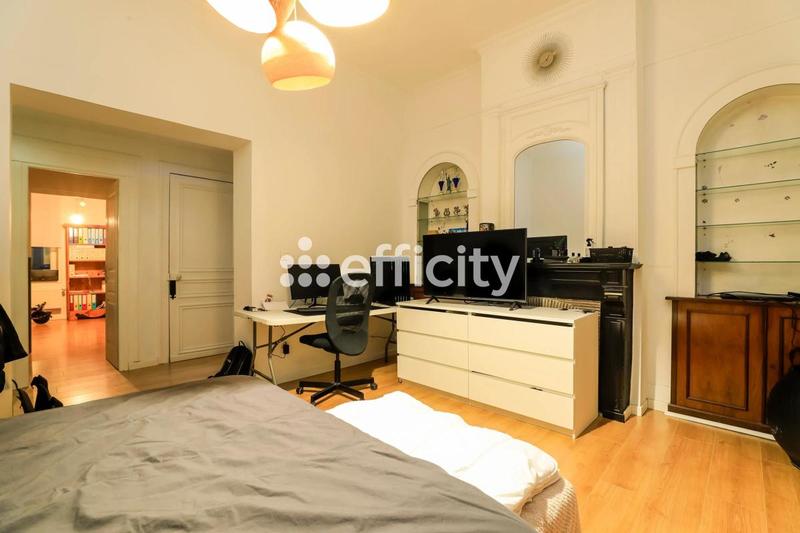 Maison - 190 m² - 6 pièces