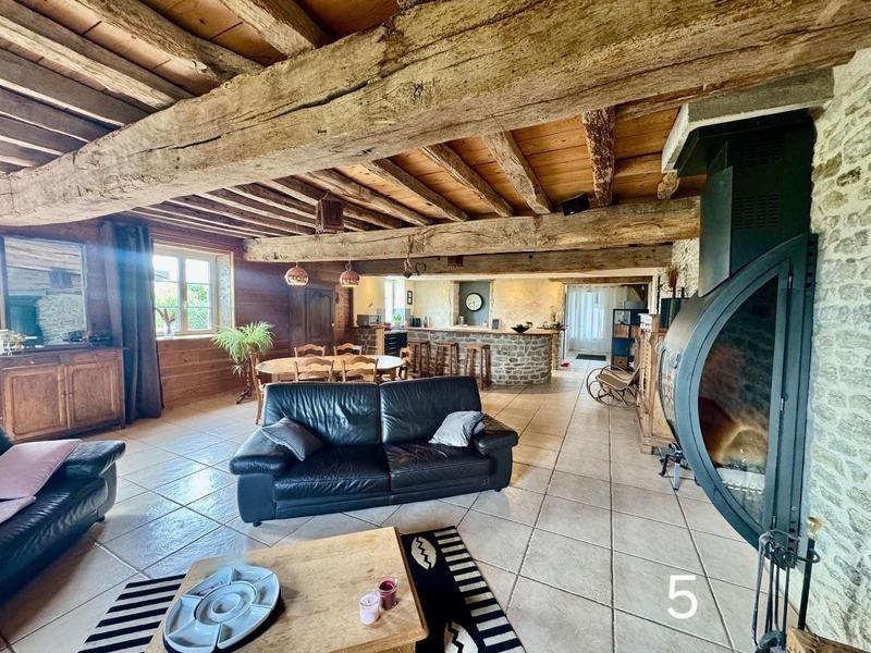 Corps de ferme - 368 m² - 11 pièces