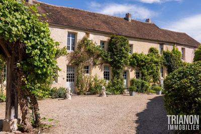 Propriété - 340 m² - 7 pièces