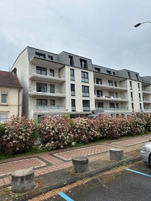 Local commercial - 101 m² - 1 pièce