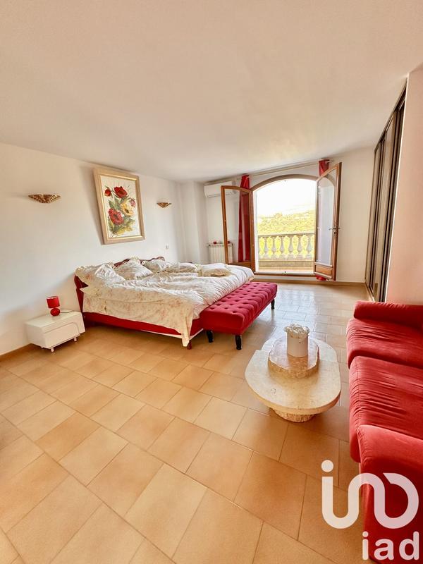 Maison - 295 m² - 9 pièces