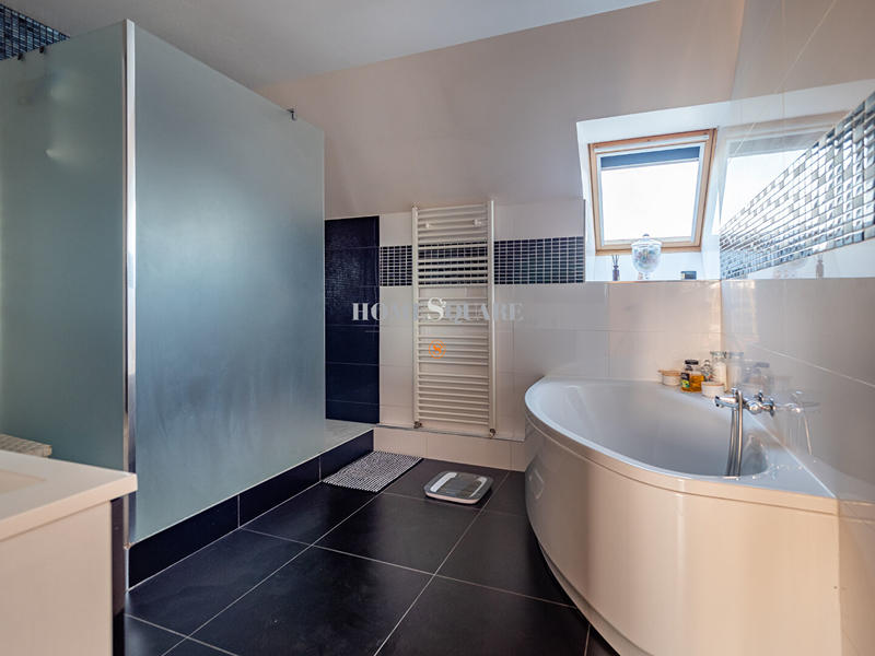 Maison - 162 m² - 6 pièces