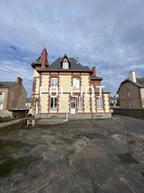 Maison - 197 m² - 8 pièces