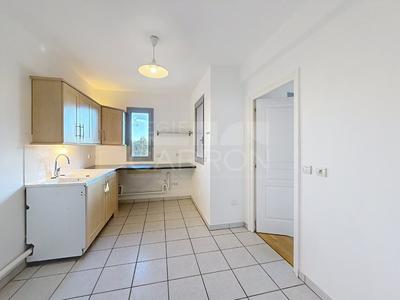 Appartement - 102 m² - 4 pièces