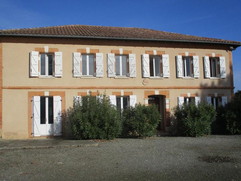 Maison - 300 m² - 8 pièces