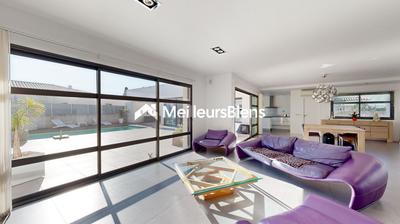 Villa - 200 m² - 5 pièces
