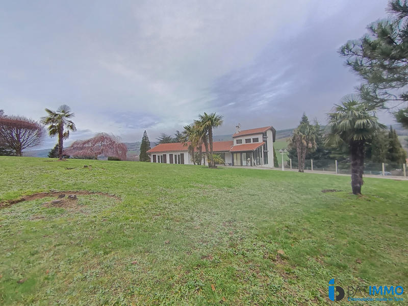 Villa - 180 m² - 6 pièces