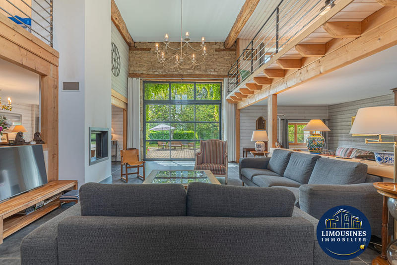 Maison - 370 m² - 10 pièces