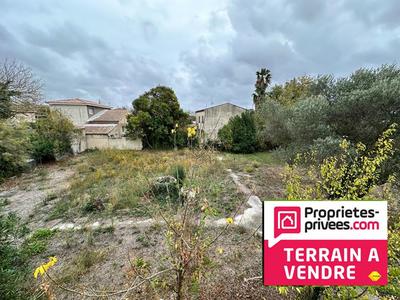 Terrain constructible - 786 m²