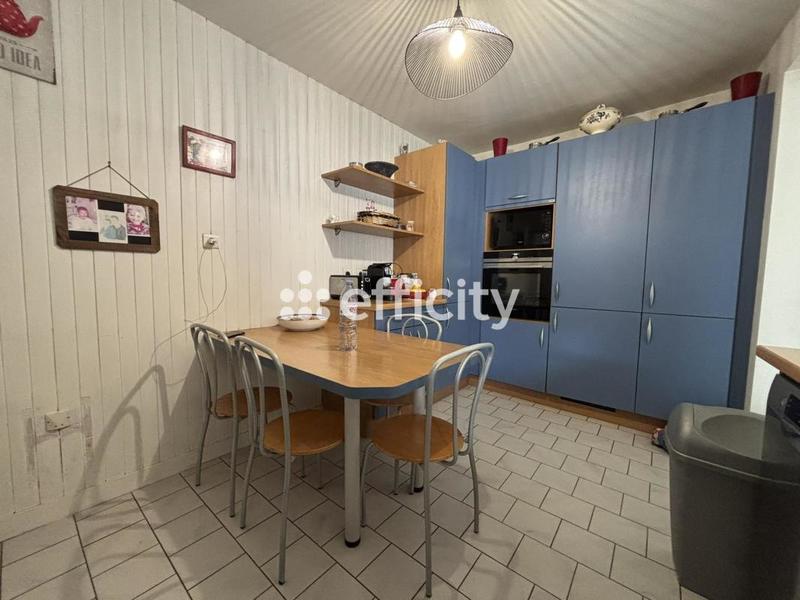 Maison - 200 m² - 9 pièces