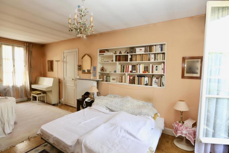 Demeure - 142 m² - 7 pièces