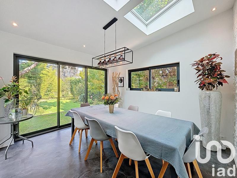 Maison - 205 m² - 7 pièces