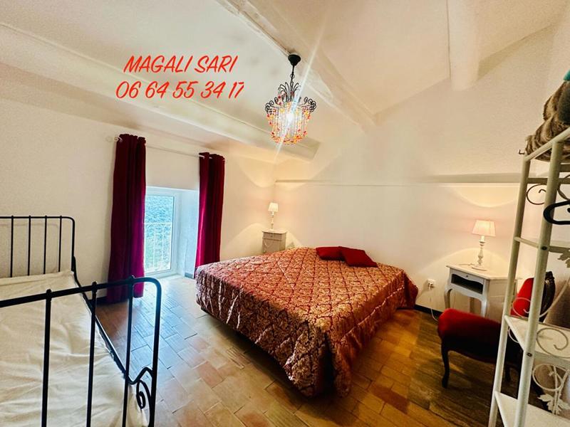 Maison - 211 m² - 8 pièces