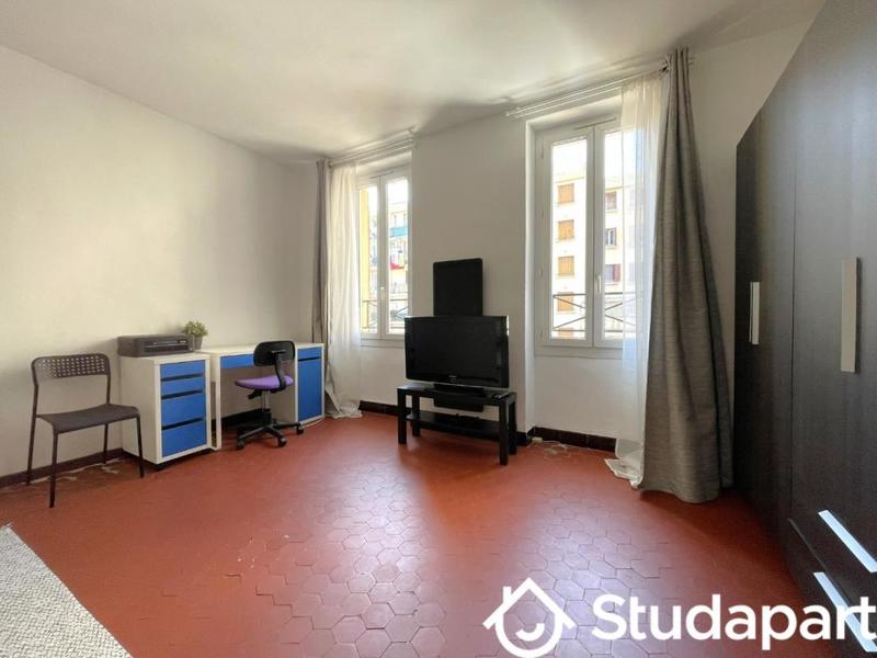 Chambre - 9 m² - 1 pièce