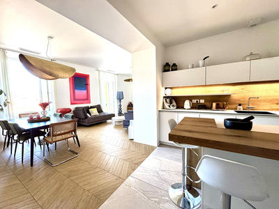 Appartement - 100 m² - 4 pièces