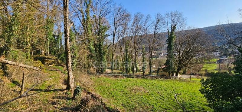 Terrain constructible - 2 000 m²