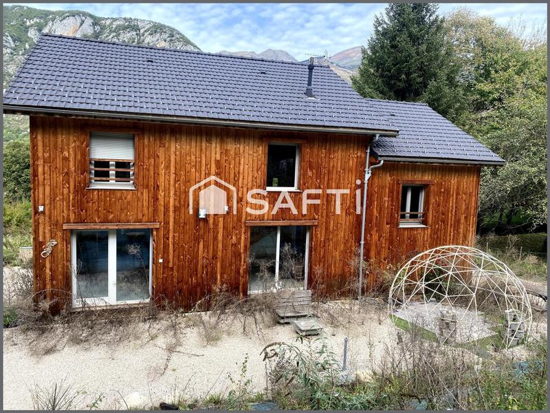 Maison - 121 m² - 6 pièces