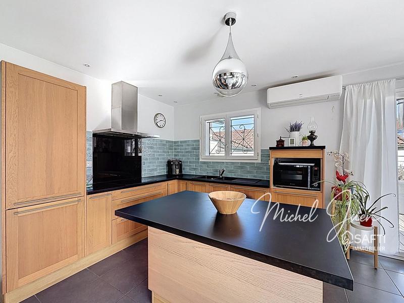 Maison - 95 m² - 4 pièces