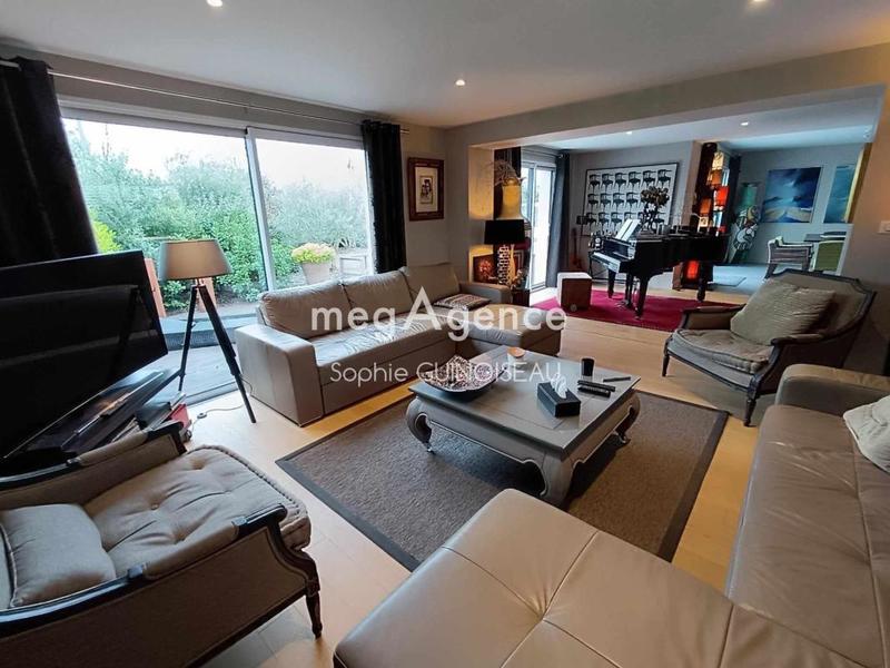 Maison - 176 m² - 6 pièces