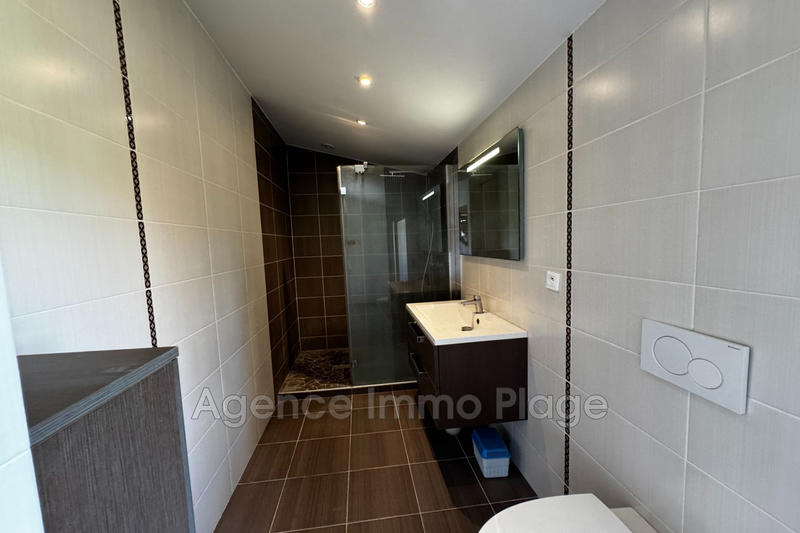 Maison - 250 m² - 6 pièces