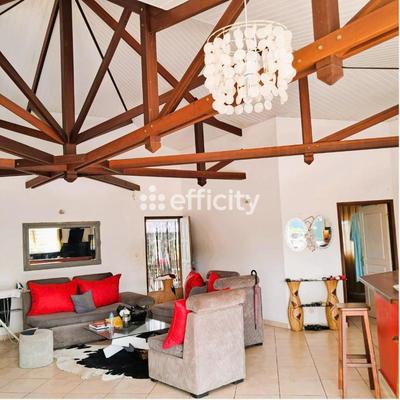 Maison - 168 m² - 7 pièces