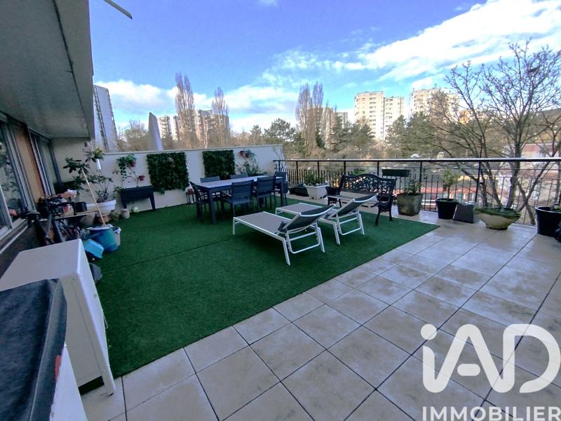 Appartement - 98 m² - 5 pièces