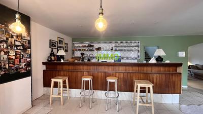 Maison - 224 m² - 8 pièces